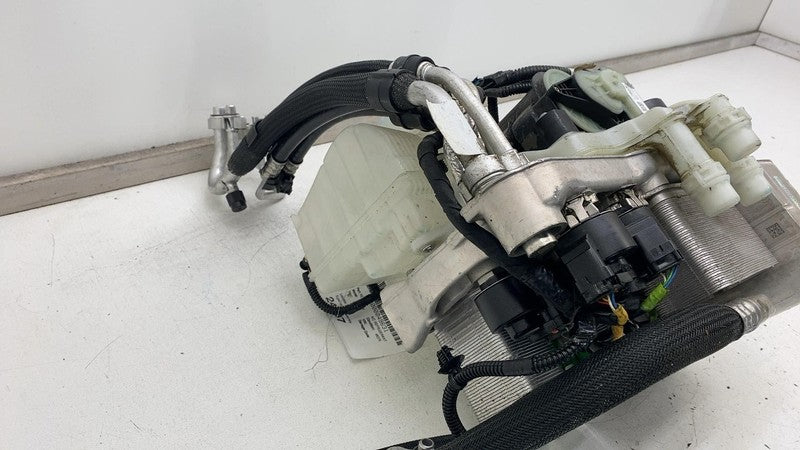 1549902 00 C 2020-2024 Tesla Model Y Supermanifold Refrigerant Chiller w/ Coolant Reservoir