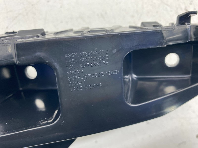 1755643 00 D ⭕ 24-26 Tesla Model 3 Rear Right Taillight Taillamp Lower Bracket 1755643-00-D