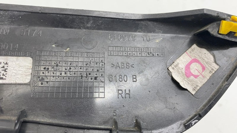 7439014 08 2017-2022 BMW G30 540i 530i 530e 550i Front Fender Pass Air Duct Trim 7439014-08