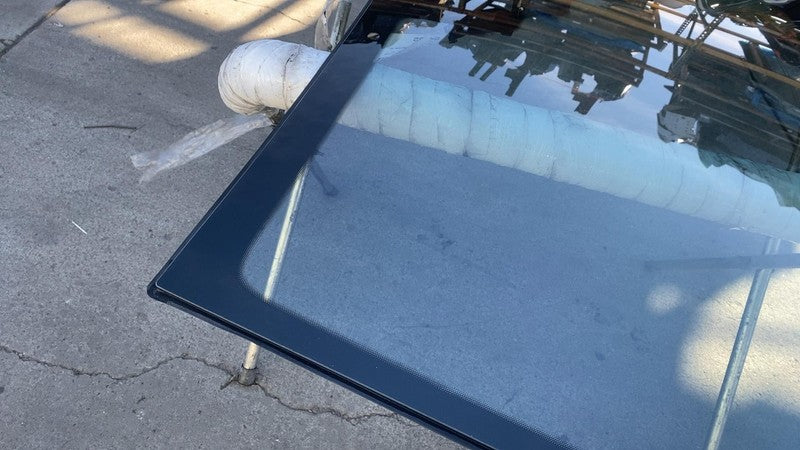 ⭕ 2022-2024 Rivian R1T R1S Front Windshield Glass w/o Camera Module PT