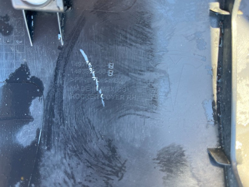 149774400B ⭕20-23 Model Y MY Right Skirt Lower Rocker Panel Molding Trim Cover 1497744-00-B