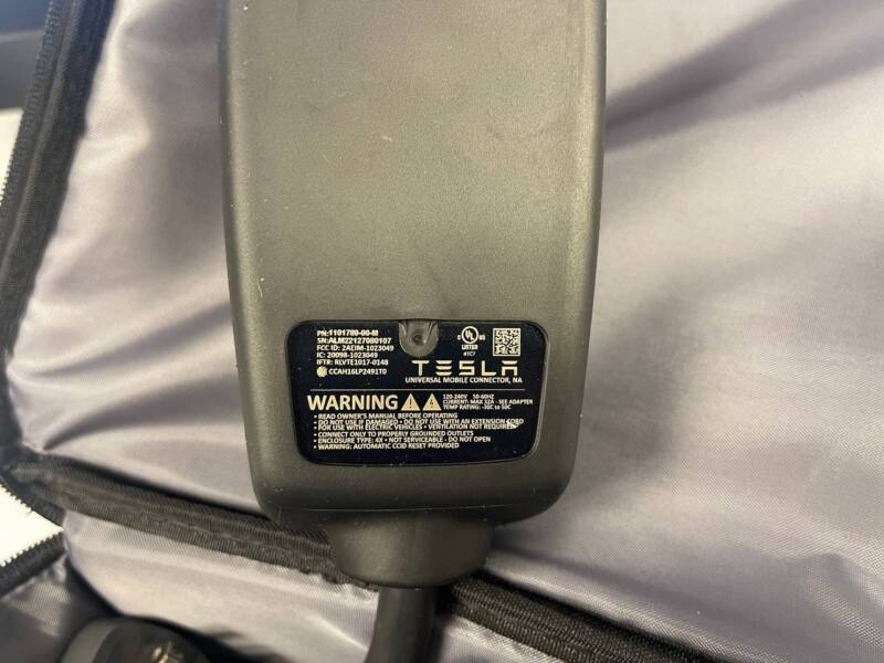 1101789 00 M ⭕16-20 Model 3 S X Y UMC Mobile Charger Charging Cable Gen 2 & Case 1101789-00-M