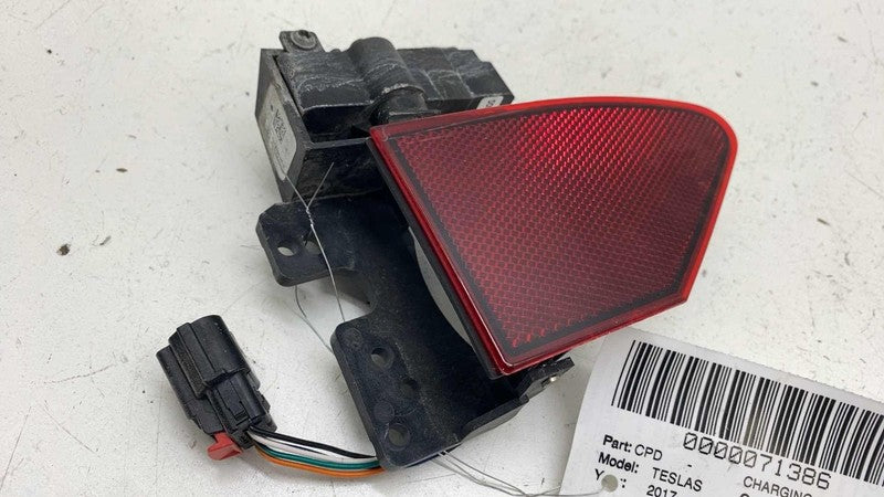 ⭕ 15-20 Tesla Model S Rear Taillight Lamp Charge Reflector Left LH 104