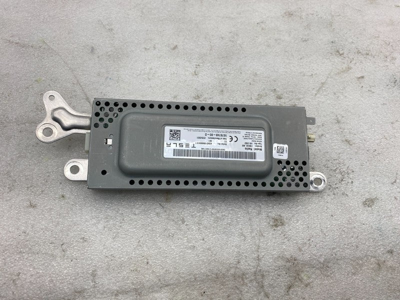 3010155 C ⭕ 17-23 Model 3 M3 Harman Becker HBZ502 Radio FM/HD Receiver Module 1079749-00-D