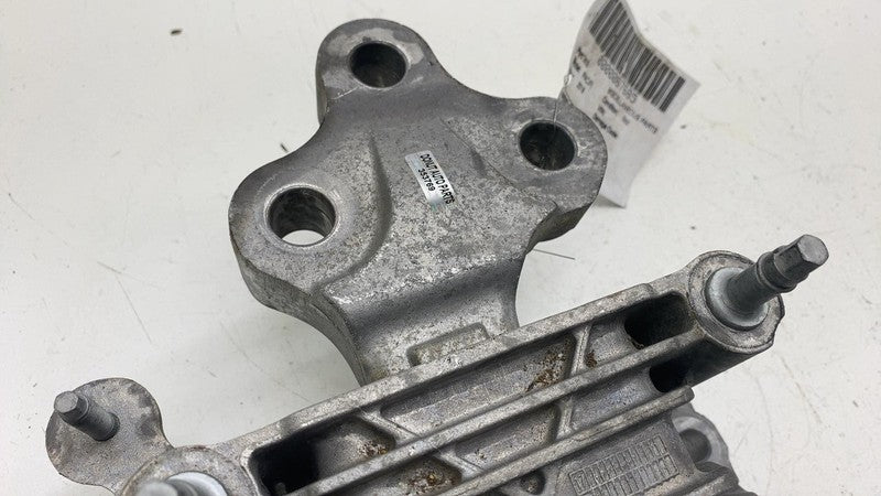 68224742AD ⭕ 2017-2025 Chrysler Pacifica Front Left Transmission Mount Bracket 68224742AD