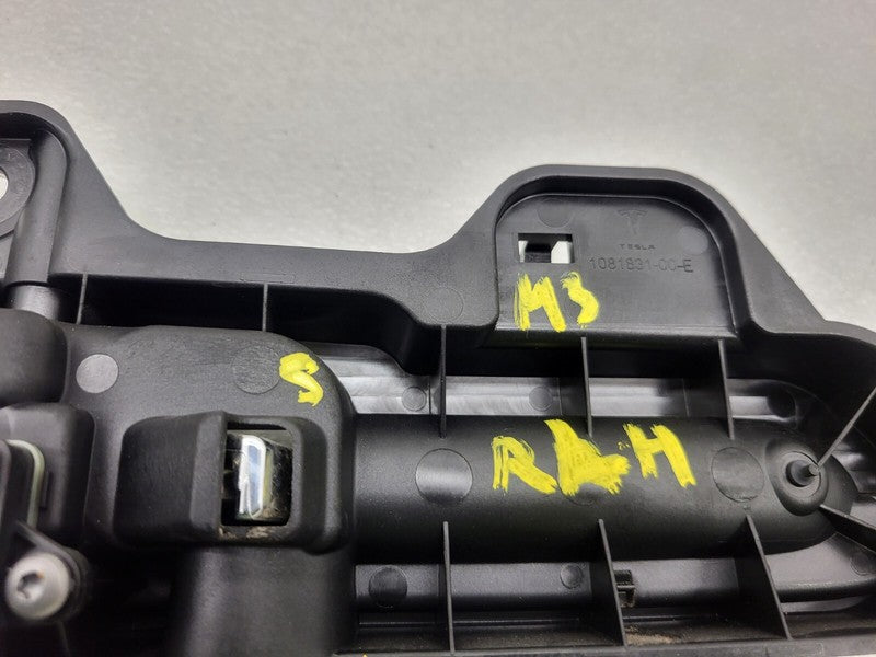 108183199F ⭕ 17-20 Tesla Model 3 Front = Rear Left Exterior Door Handle Outer 1081831-99-F