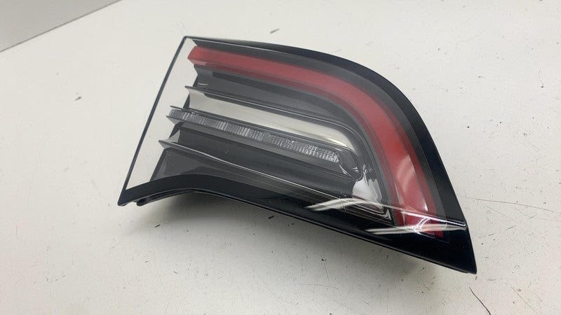 ⭕ 20-24 Tesla Model Y Rear Left Inner Taillight LED Tail Lamp 4-Pin 15