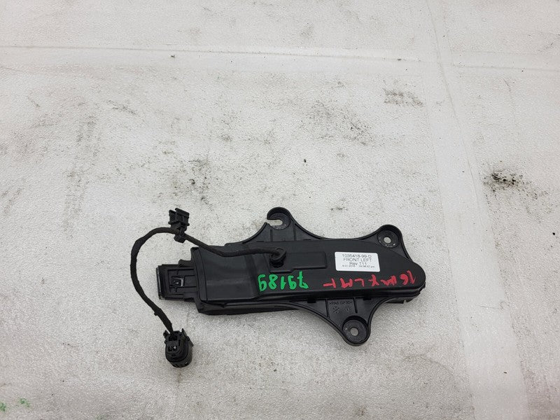 ⭕ 16-20 Tesla Model X Front Left Exterior Door Handle Chrome Outer 103