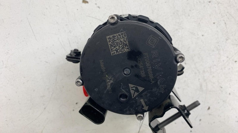 PT00876686A ⭕ 2025 Rivian R1S Engine Coolant Auxiliary Water Pump w/ Bracket PT00876686-A