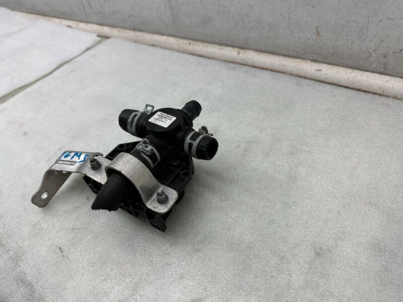 2012-2020 Tesla Model S Coolant Pump Cooling Valve Actuator 4-Way 6007370-00-B