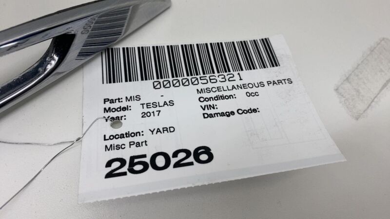 106126900C 16-20 Tesla Model S MS Rear View Back Up Camera w/ Liftgate Molding 1061269-00-C
