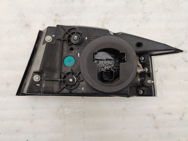 600591800C ⭕ 2012-2022 Tesla Model S Rear Taillight LED Outer Tail Lamp Left 6005918-00-C