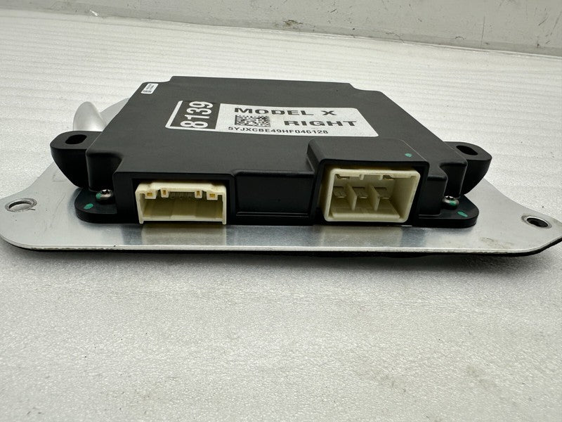 105018300D ⭕16-20 Tesla Model X Front Passenger Side Door Control Module Right 1050183-00-D
