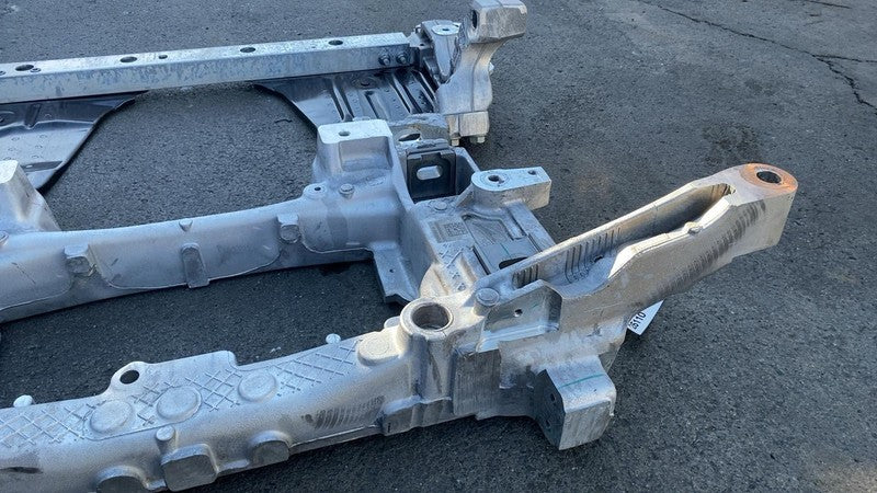 PT00613517-G ⭕ 2025 Rivian R1S Front Subframe Crossmember Undercarriage K-Frame PT00613517-G