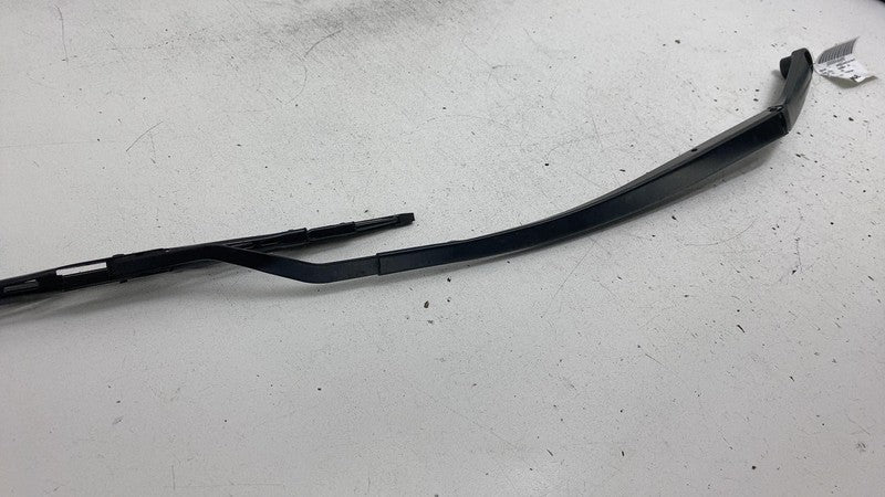 2022 2023 2024 Kia EV6 Passenger Side Windshield Wiper Arm & Blade Rig