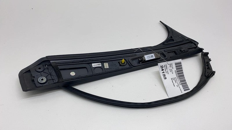 108390200B 2016-2020 Tesla Model X Right B-Pillar Applique Trim Molding w/ Camera & Seal RH