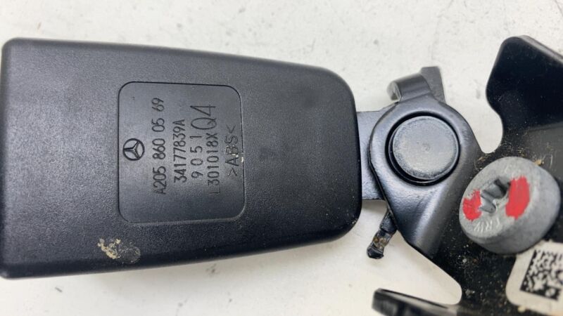 A2058600569 ⭕ 15-21 Mercedes-Benz C300 W205 Rear Left Center Seat Belt Buckle LH A2058600569