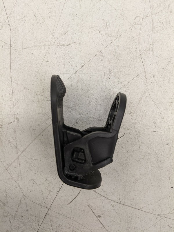 111600200C ⭕ 17-23 Model 3 Driver Side Frunk Luggage Clip Bolt Tab Cover Left 1116002-00-C