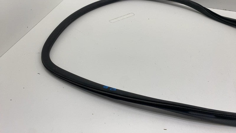 ⭕ 2017-2025 Chrysler Pacifica Rear Right Door Body Weatherstrip Rubber Seal RH