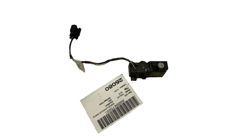 103855700C ⭕ 2016-2020 Tesla Model X Rear Left Charge Reflector Module Unit LH 1038557-00-C
