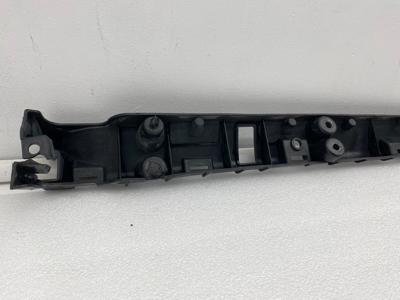 104669100B ⭕ 2016-2023 Tesla Model X  Rocker Carrier Panel Trim Bracket Right 1046691-00-B