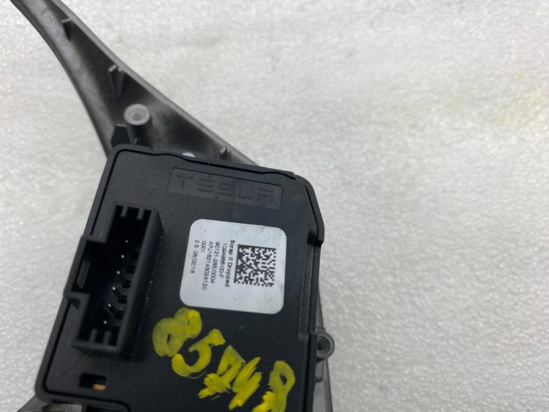 109496600F ⭕ 20-24 Tesla Model Y Left Side Steering Wheel Ball Control Switch 1094966-00-F