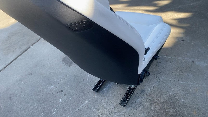 ⭕ 2016-2020 Tesla Model X Rear Passenger Side 2nd Row Seat Right Leath