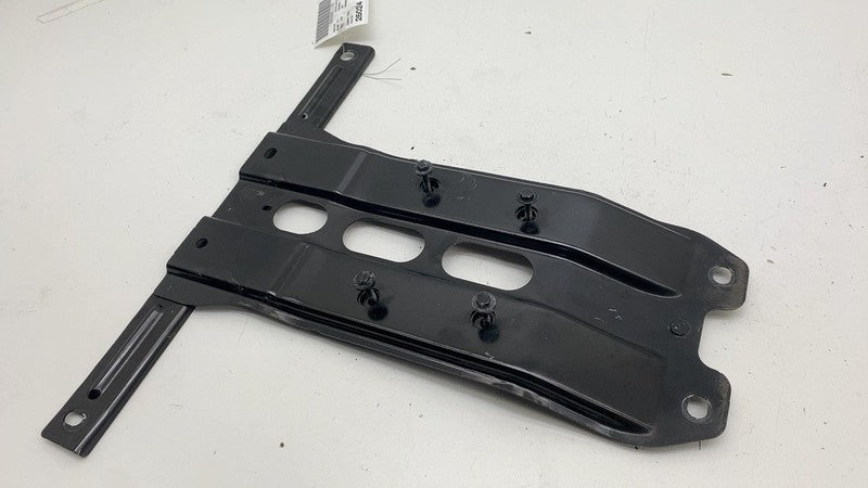 ⭕2022-2024 Rivian R1T Under Body Brace Center Mount Support Bracket Assembly OEM