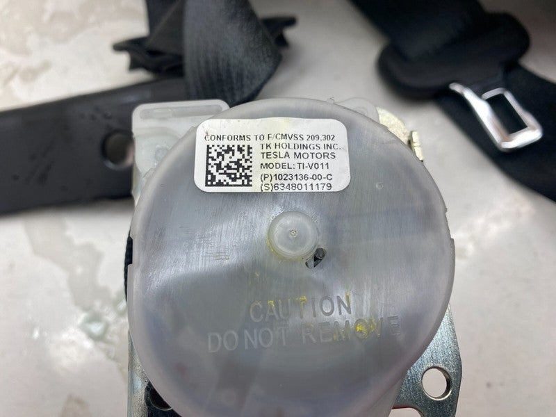 ⭕ 12-20 Model S Rear Left Seatbelt Retractor w/ Mid C-Pillar Cover 102