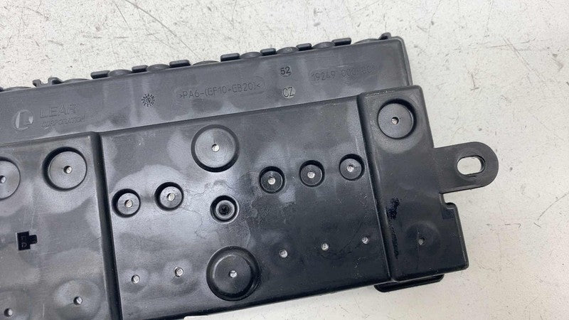 ⭕ 2014 Land Rover Range Rover Sport Battery Terminal Fuse Box Unit 192