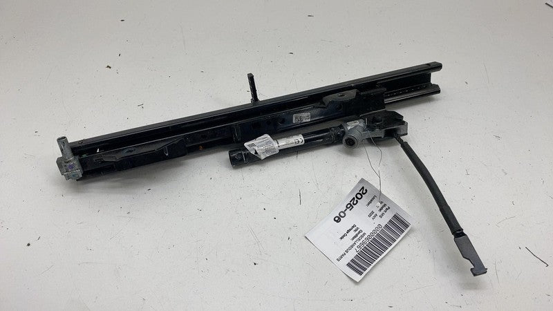 ⭕ 17-23 Model 3 Front Left Seat Rail w/ Seatbelt Lap Pretensioner 1090