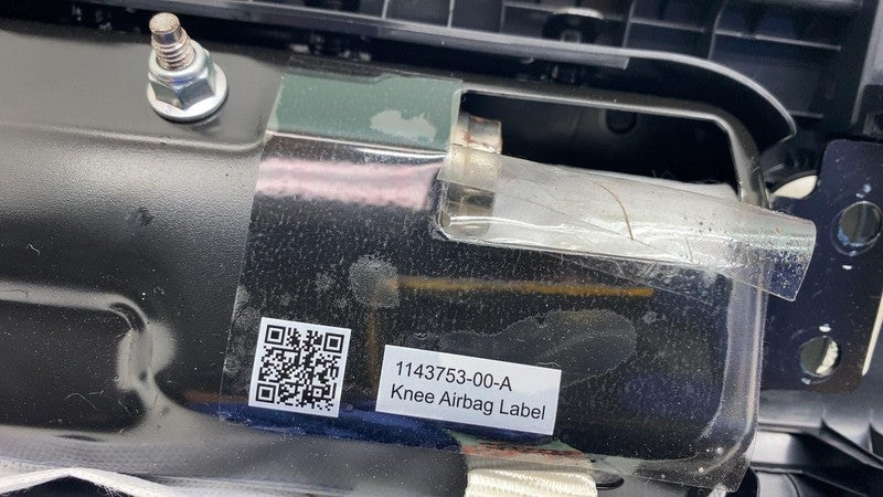⭕ 2025-2026 Model Y Juniper Right Lower Knee Safety Airbag Module 1077