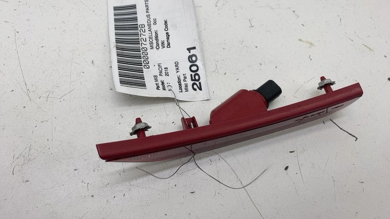 68229424AA ⭕ 2017-2025 Chrysler Pacifica Rear Right Reflector Marker Light Lamp 68229424AA