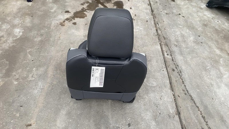 Front Seat VOLKSWAGEN ID4 25