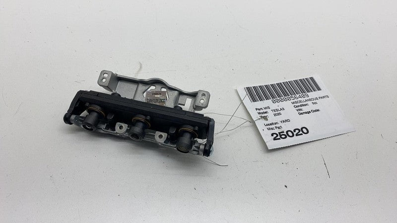 114374600D 17-23 Tesla Model 3 Front Forward Facing Adjustable Triple Camera 1143746-00-D