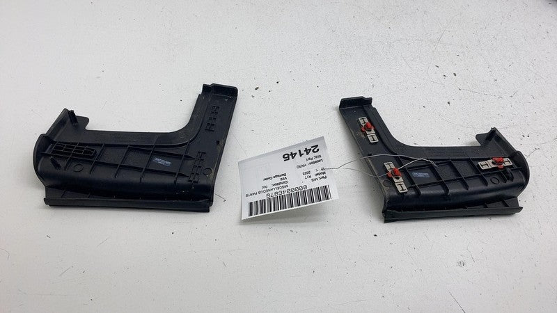 PT00030676 ⭕ 22-24 R1T Rear Left & Right Door Back Corner Trim PT00030676-C / PT00030677-C