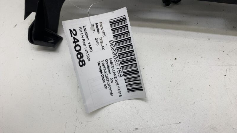 104806500E 16-20 Model X Rear Left Trunk Parcel Shelf Support Bracket Panel LH 1048065-00-E