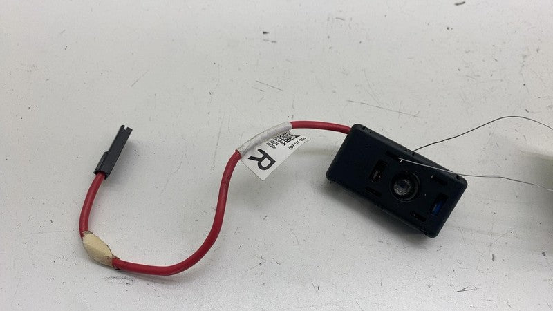 ⭕ 20-23 Model 3 Y Rear Right Radio Antenna Noise Filter Amplifier 1680