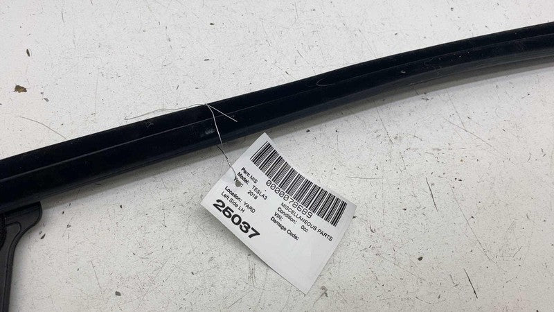 ⭕ 17-23 Model 3 Rear Left Door Window Inner Belt Weatherstrip Seal 109