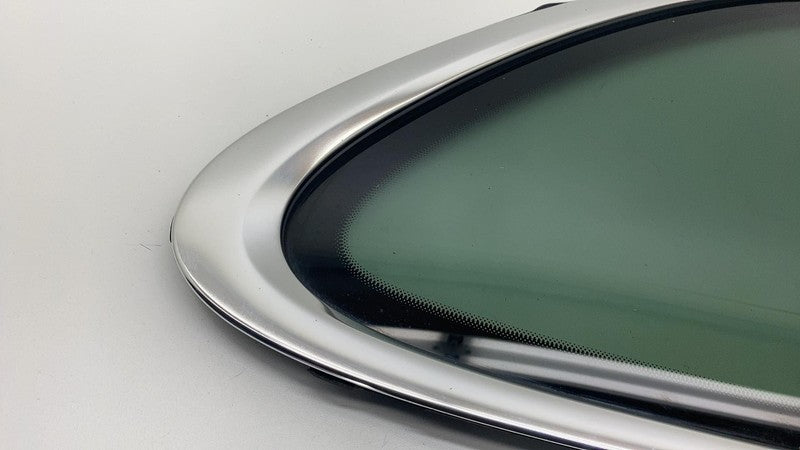 7P5845298 2011-2018 Porsche Cayenne Rear Passenger Side Quarter Corner Window Glass Right