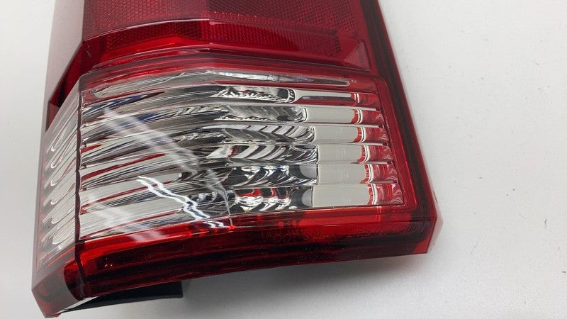 2007-2011 Dodge Nitro Rear Passenger Side Taillight Tail Lamp Right CS