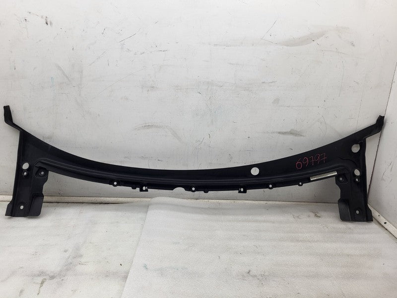 1060509-00-C ⭕ 16-20 Model S Front Windshield Underhood Trim Cowl Screen Cover 1060509-00-C