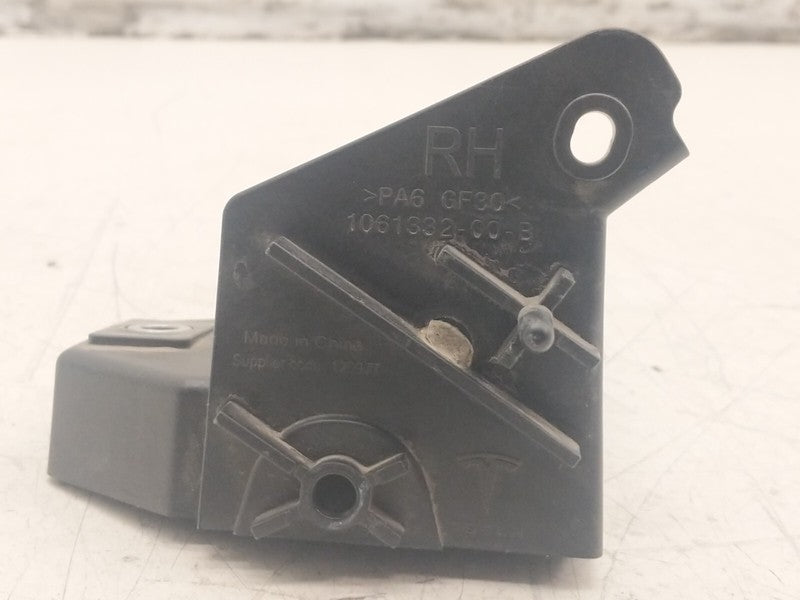 1061332 00 B ⭕ 2016-2019 Model S Front Bumper Headlight Headlamp Bracket Right 1061332-00-B