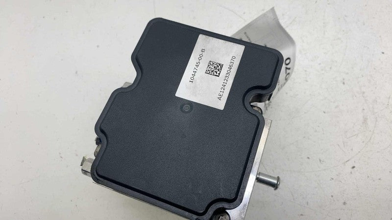 ⭕ 20-24 Tesla Model Y Anti-Lock Brake System ABS Pump Module Unit 1044