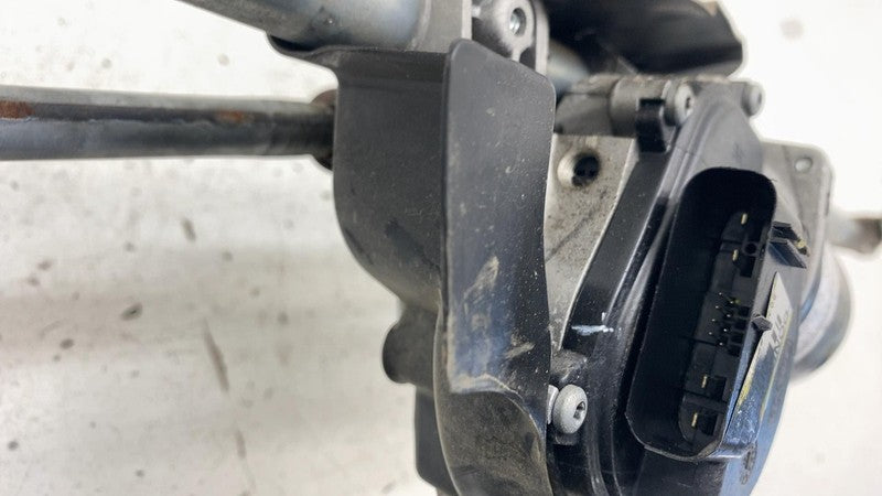 ⭕ 18-24 Lincoln Navigator Front Windshield Wiper Linkage w/ Motor JL1B