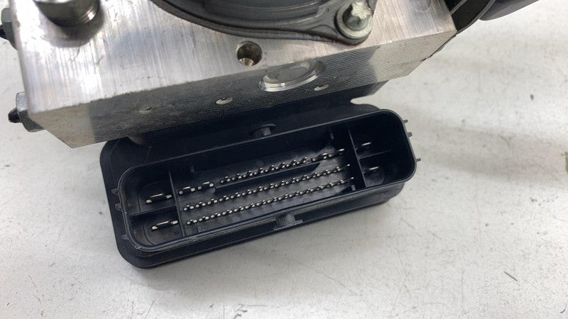 27536SJ050 19-21 Subaru Forester Anti-Lock Brake System ABS Pump Control Module w/ Bracket