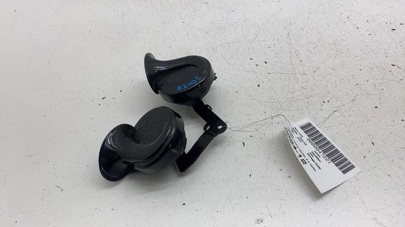 1623705 00 C 2021-2024 Tesla Model S X High + Low Pitch Tone Horn 510 & 410 Hertz w/ Bracket