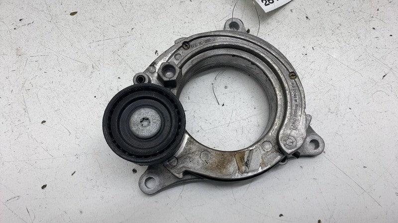 ⭕2017-2020 BMW 540i Engine Motor Belt Tensioner Pulley Carrier Assembl