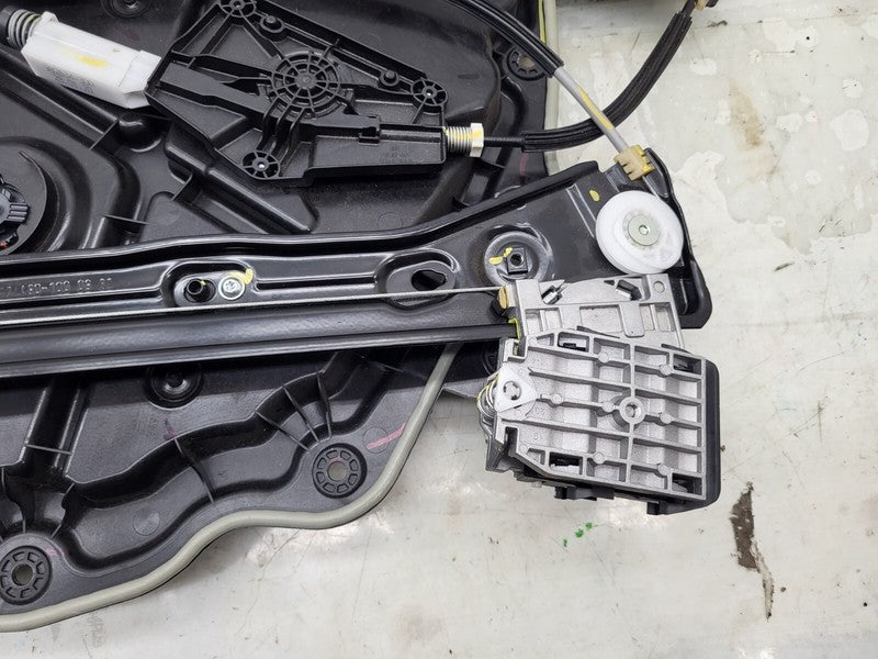 ⭕ 20-24 Tesla Model Y Rear Passenger Right Window Regulator & Motor 14