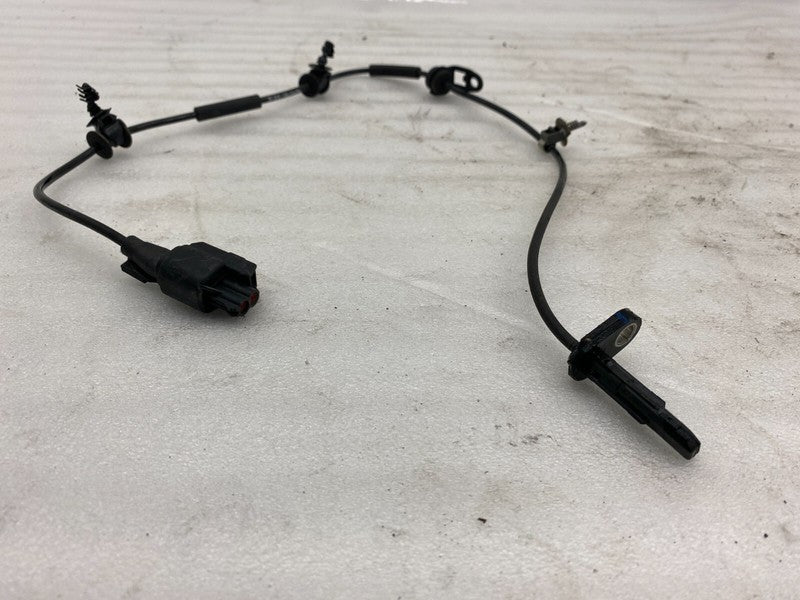 104476100E ⭕17-23 Model 3 Front Left or Right Anti-Lock ABS Wheel Speed Sensor 1044761-00-E
